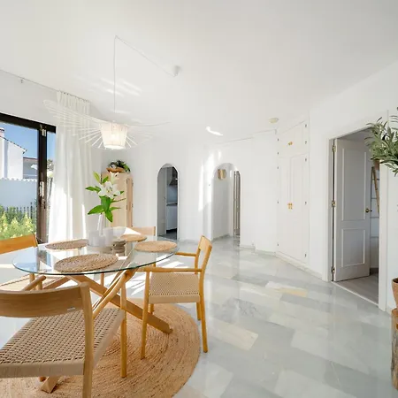 K12 Antares - Apartment Marbella